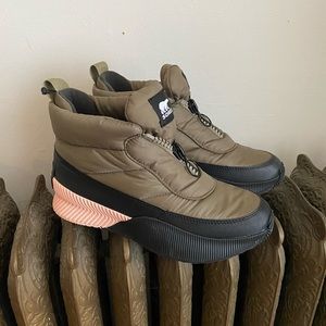 SOREL Out N About III Puffy Ankle Boots